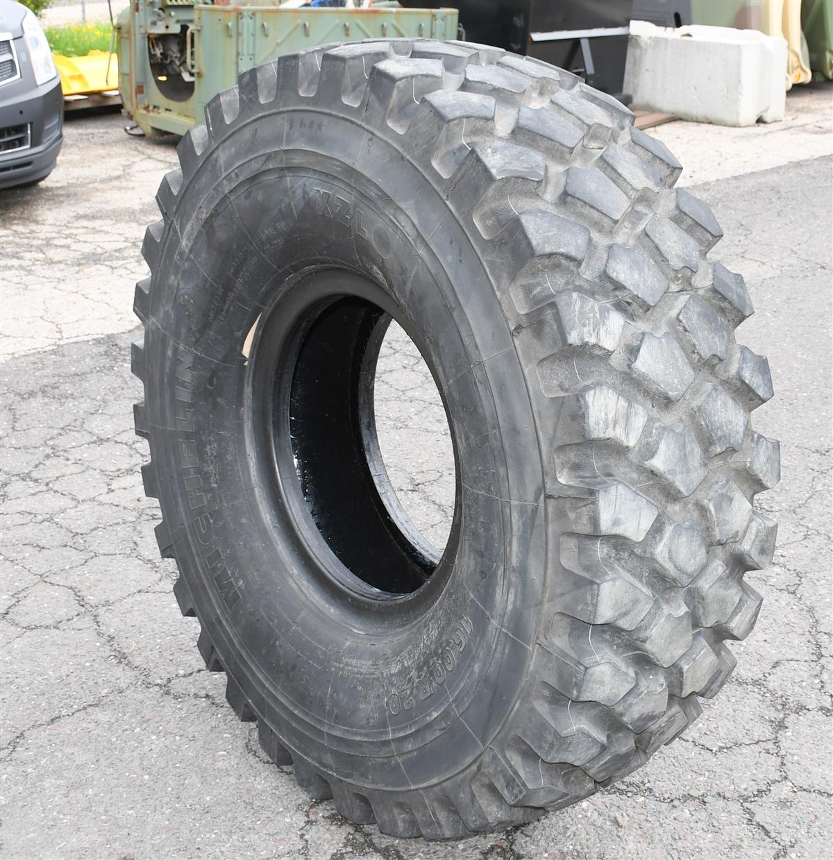 ダイヤル状 Michelin XZL 16.00R20 Radial Tire 16.00 x 20 90% Tread